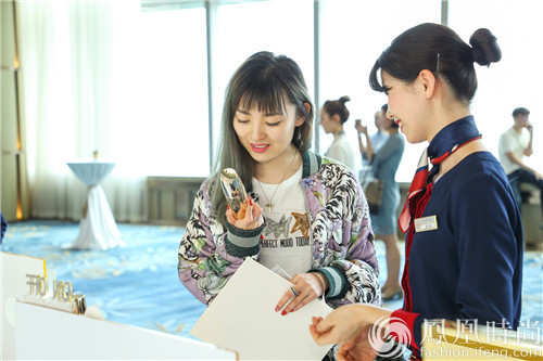 服装发布会策划：悠莱“黄金颜值开关”新品发布会