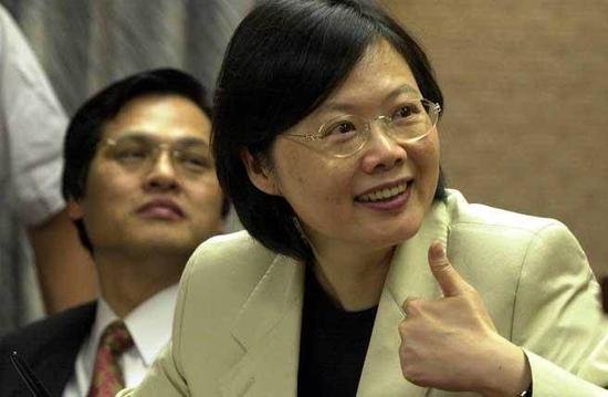 蔡英文2002年担任台当局陆委会主委期间。（图源：中时电子报）