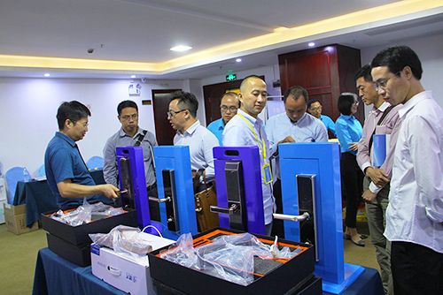 公关策划：德犬发布多款神秘智能新品，人脸识别堪称黑科技