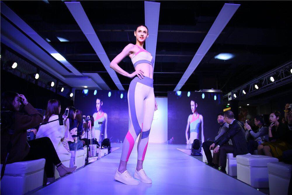 企业活动策划：浩沙服饰发布2018春夏新品 全新品牌体验震撼全场