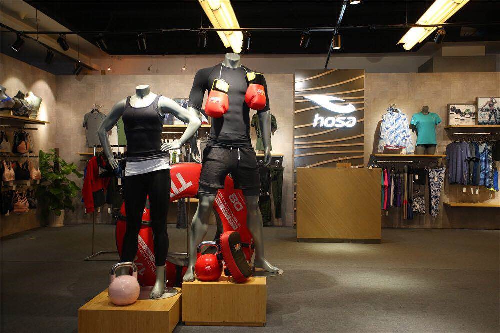 企业活动策划：浩沙服饰发布2018春夏新品 全新品牌体验震撼全场