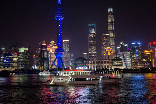 游轮派对进行时，ECCO在申城黄浦江畔引领“随时出走”的潮流新风尚