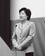 舞美设计：被悬赏的女富豪：一年