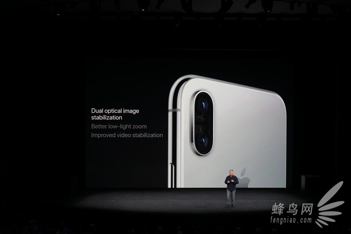 苹果秋季新品发布会 三款新iPhone登场