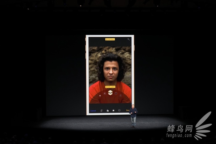 苹果秋季新品发布会 三款新iPhone登场
