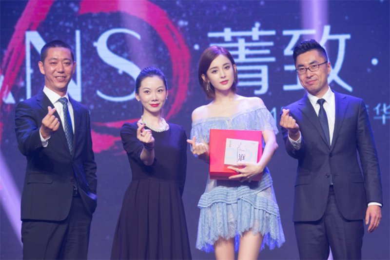 公关公司：韩束15周年新品璀璨发布，水光女神娜扎出席新品上市发布会活动