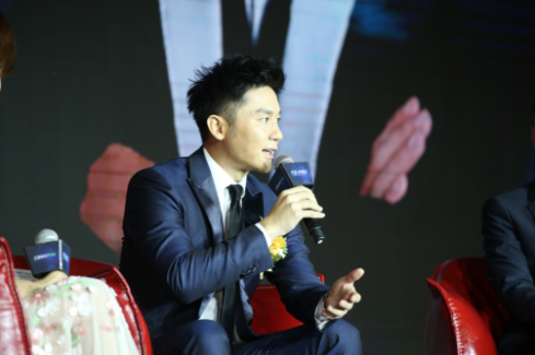 企业活动策划：三雄极光携手李晨 重磅发布年度新品
