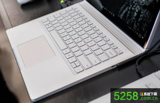 微软2016 Win10新品发布会：汇总Surface Studio一体机等新品8