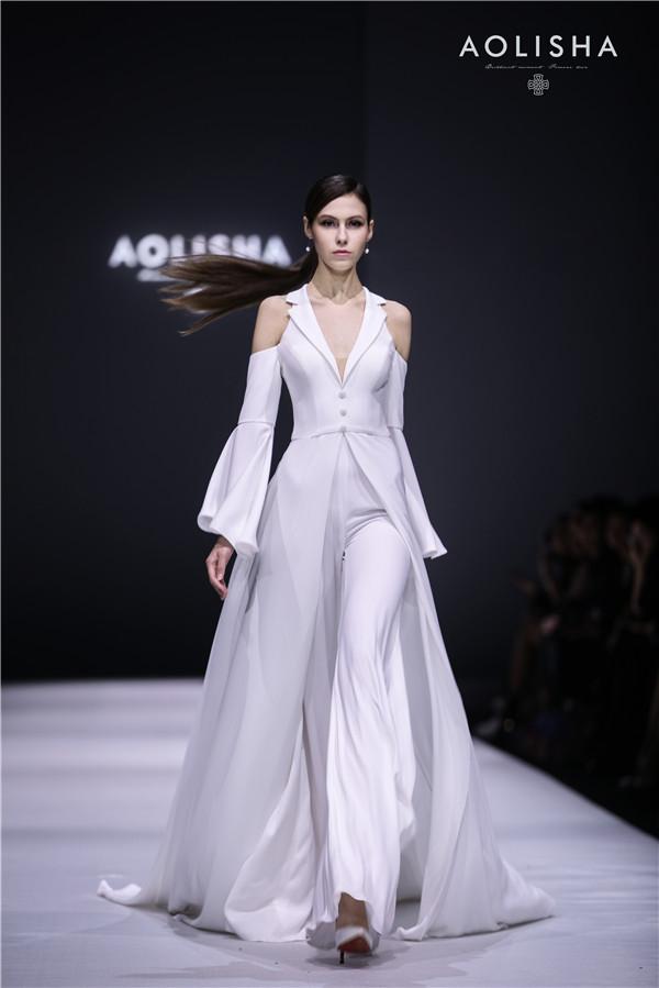 星光闪聚AOLISHA 2018新品发布会 海陆麦迪娜惊艳走秀