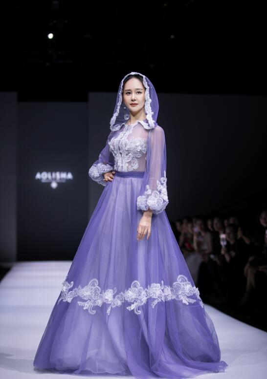 服装发布会策划：AOLISHA2018新品发布会 无处不在的风靡之势