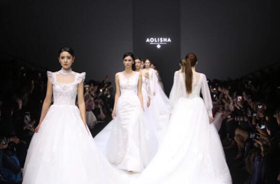服装发布会策划：AOLISHA2018新品发布会 无处不在的风靡之势