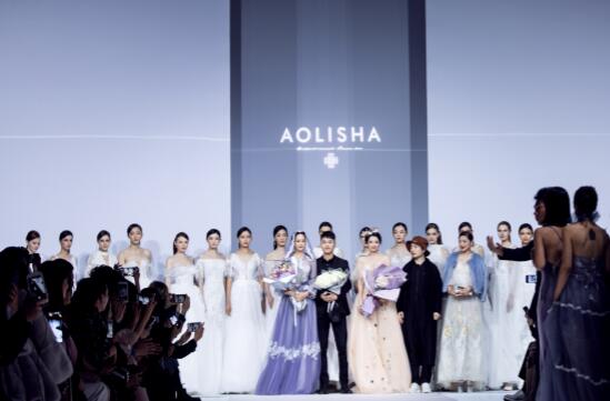 服装发布会策划：AOLISHA2018新品发布会 无处不在的风靡之势