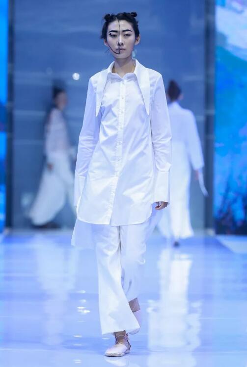 活动策划公司：冻龄女神翁虹亮相日播·傅素琴中国国际时装周专场发布
