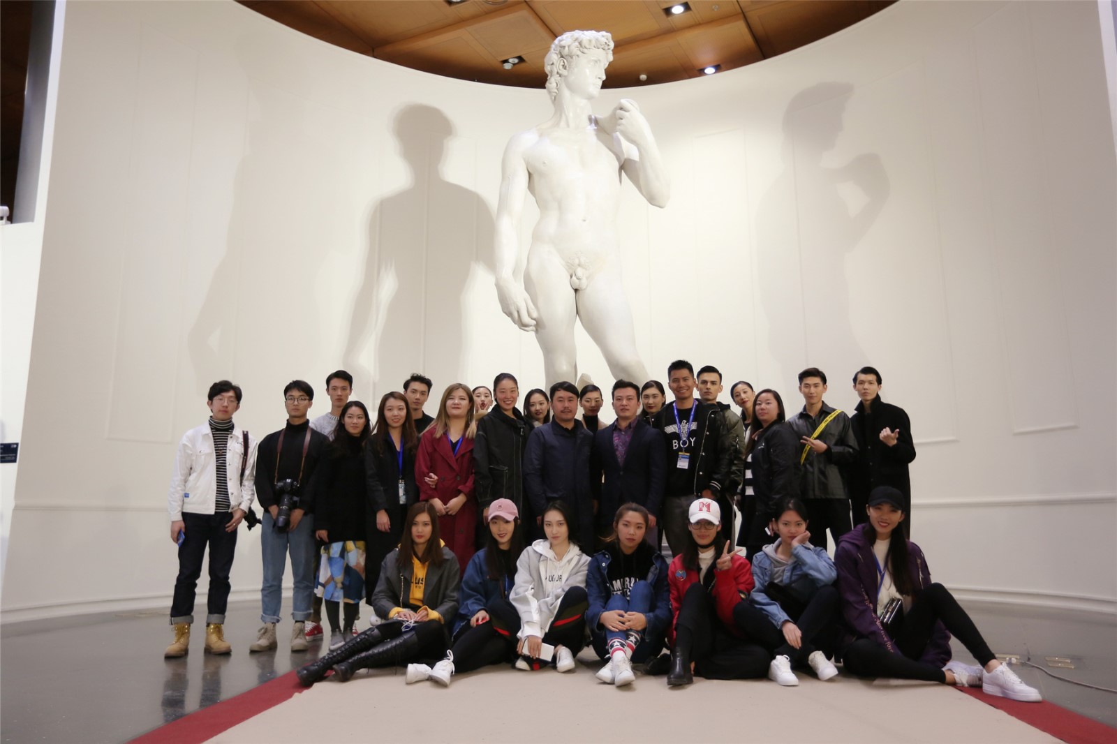 活动策划：对话经典——“曦秀”杨洁时装作品发布会