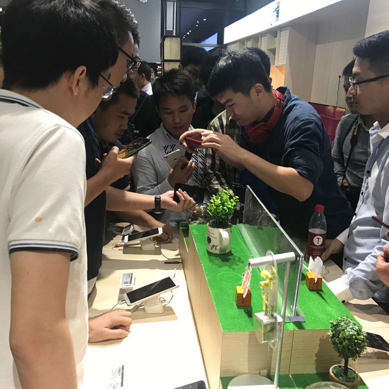 活动策划：锤子科技成都发布新品，锤友们在京东之家玩嗨了！
