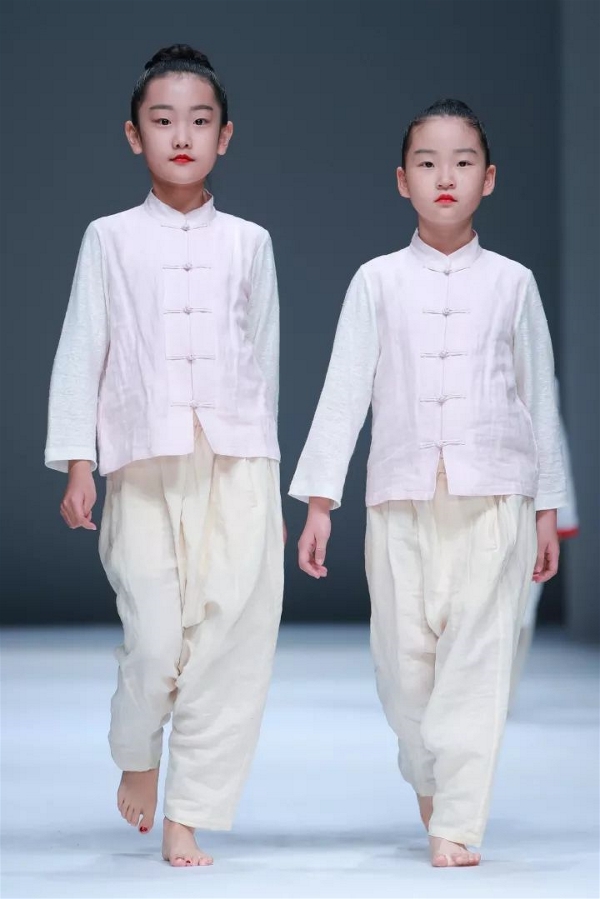 活动策划公司：THE YIAN STUDIOS ·陆恩华2018春夏新品发布会顺利举行