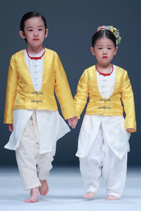活动策划公司：THE YIAN STUDIOS ·陆恩华2018春夏新品发布会顺利举行