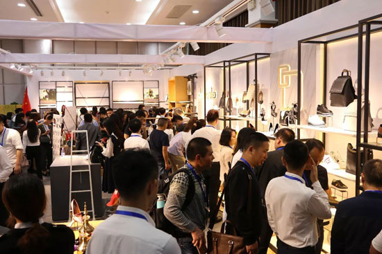 高端活动策划：丹比奴2018春季新品发布会暨财富分享会在有着“南国钓鱼岛”美誉的鸣泉居度假村隆重举行