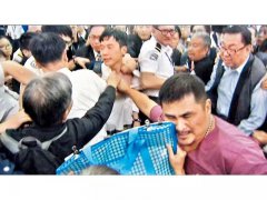 年会活动策划：高、唐、刘及邝4人
