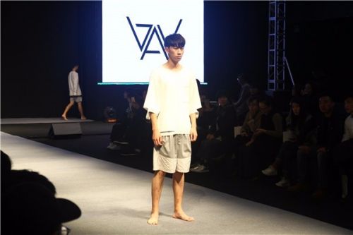 公关活动策划： 据恋影品牌管理总经理何惠良介绍