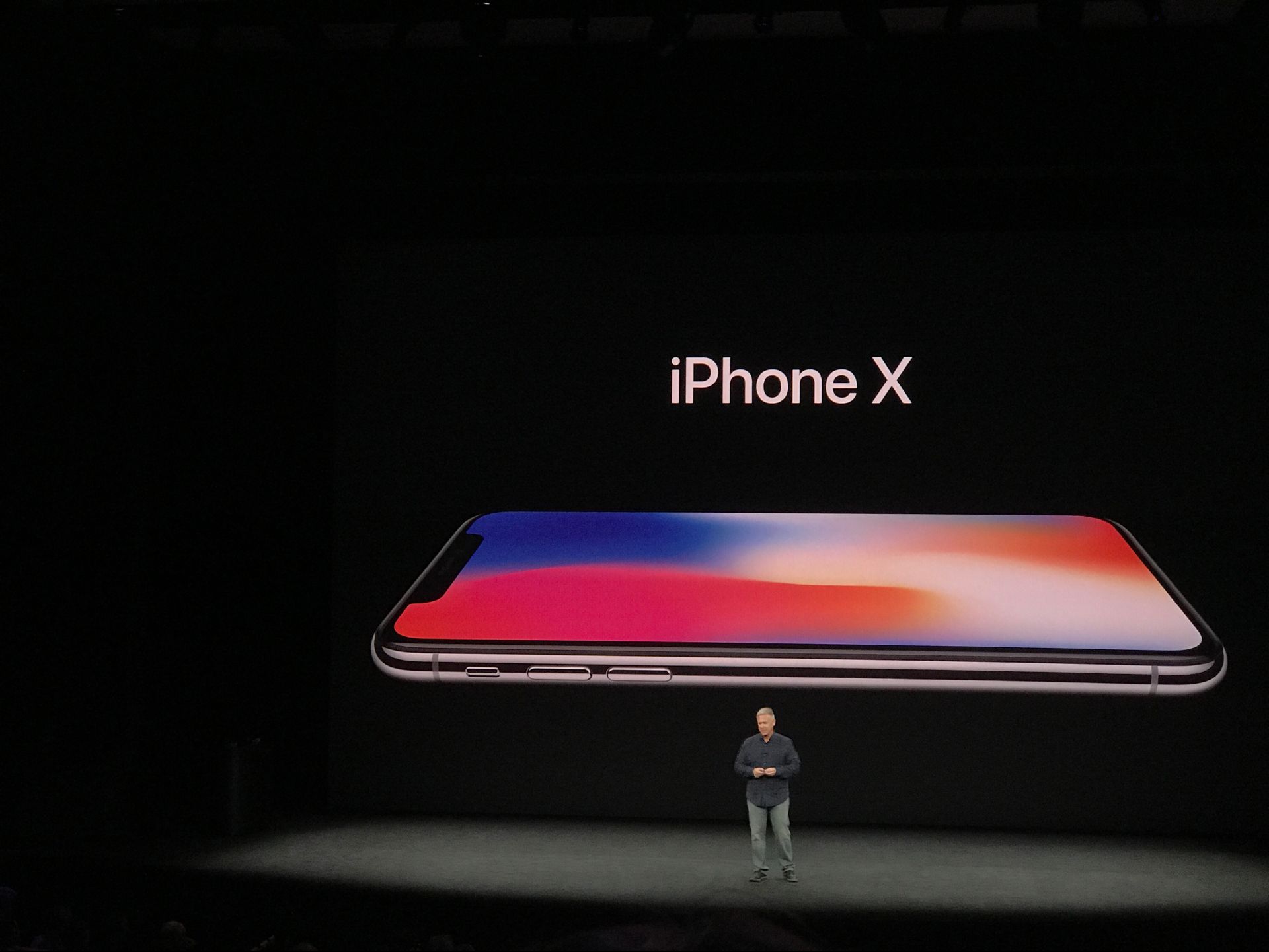大型活动策划：就是传说中的 iPhone 十周年特别版 5.8 英寸 2435 x 1125 像素分辨率的屏幕