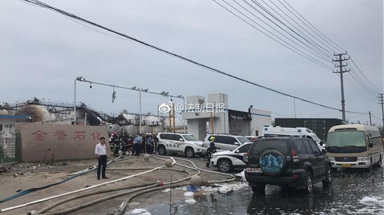 大型活动策划:山东临沂罐车爆炸致10死事故调查:驾驶员操作失误