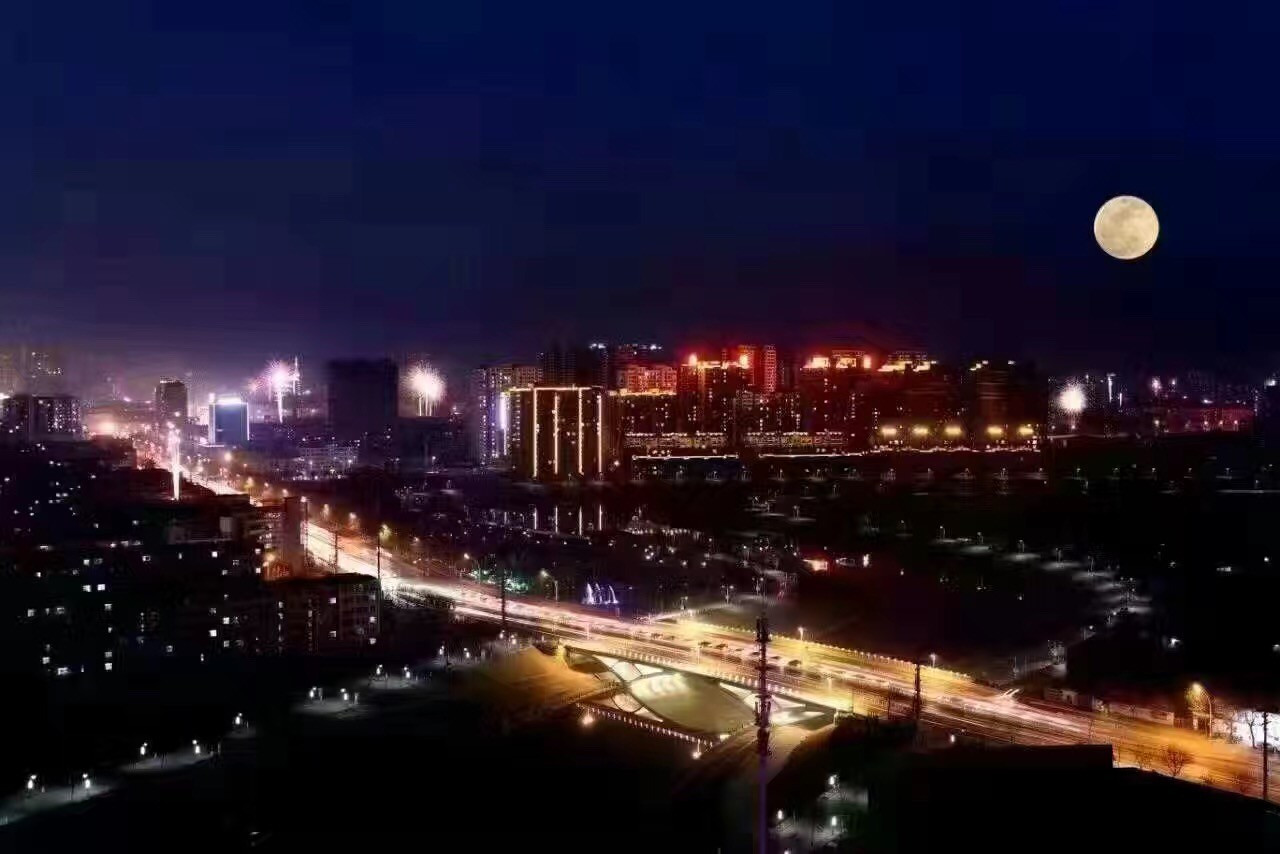 年会活动策划：飘摇的叶； 金秋是美食的季节
