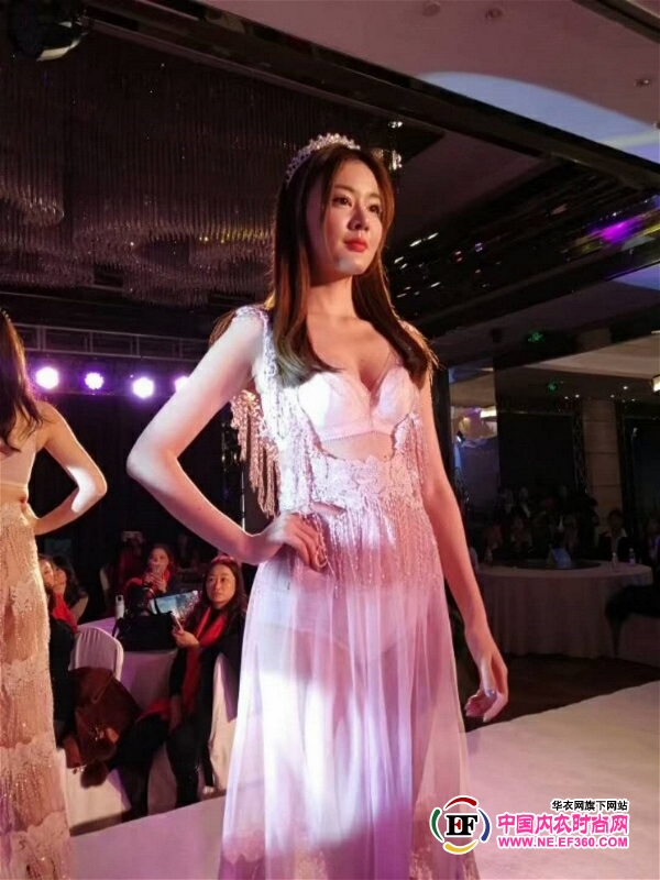 爱满天下·智领未来——爱戴内衣2018春夏新品发布会成都站隆重举行！