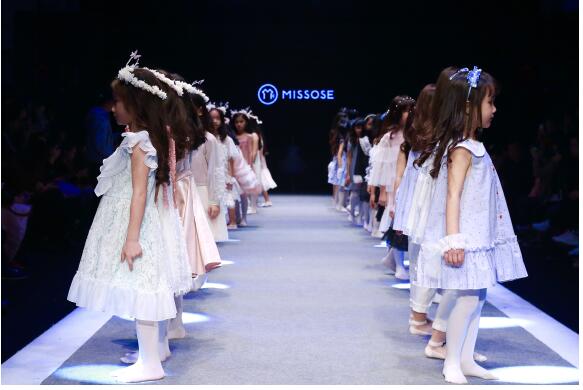 服装发布会策划：爱丽丝“出走”仙境来到中国 MISSOSE2018春夏新品发布奇幻之旅
