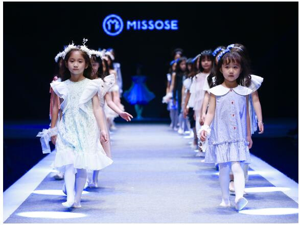 服装发布会策划：爱丽丝“出走”仙境来到中国 MISSOSE2018春夏新品发布奇幻之旅