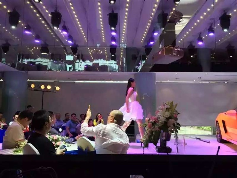 公关公司：会议主持人要始终把握会议主题