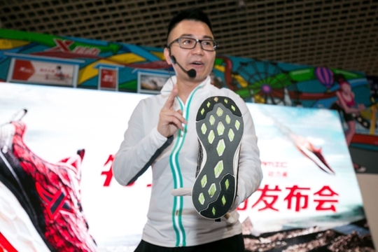 特步动力巢第4代新品惊艳发布 领跑卓越最前端