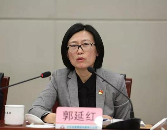 公关公司：她是从企业转往政府任职