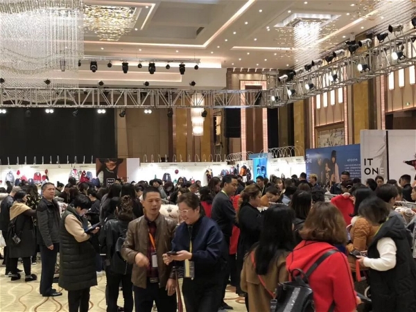 活动策划：我们不断的进步和突破