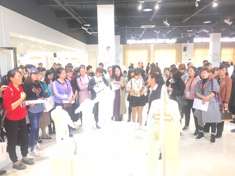 心融合 赢未来——卓儿2018年秋冬新品发布会隆重举行