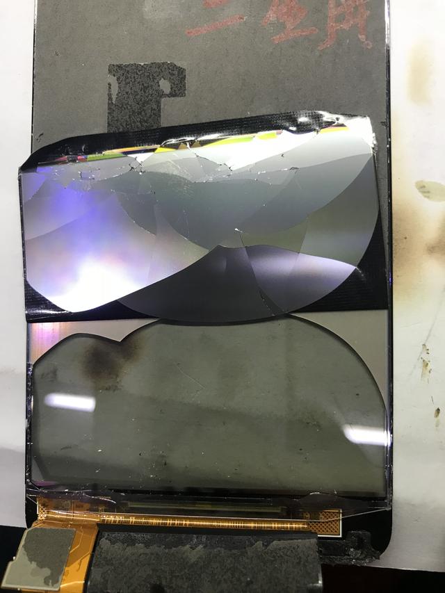 年会活动策划：都不可否认三星的SuperAMOLED屏幕的优异表现！ 三星屏幕采用色素自发光