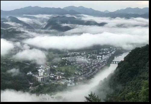 公关策划公司：共同拓展齐云山户外旅行市场
