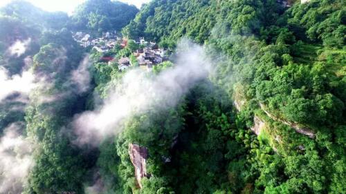公关策划公司：共同拓展齐云山户外旅行市场