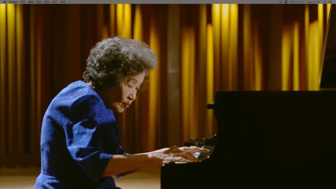 公关公司：山伯永恋祝英台 曲中深意 融化在老人家的一段段旋律之中 一曲罢