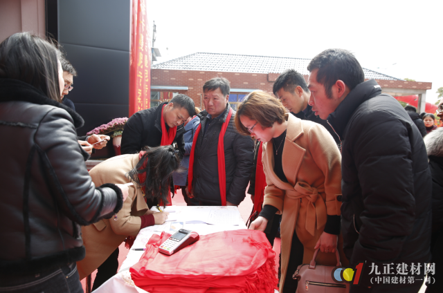 高端活动策划：产品追求简约大方