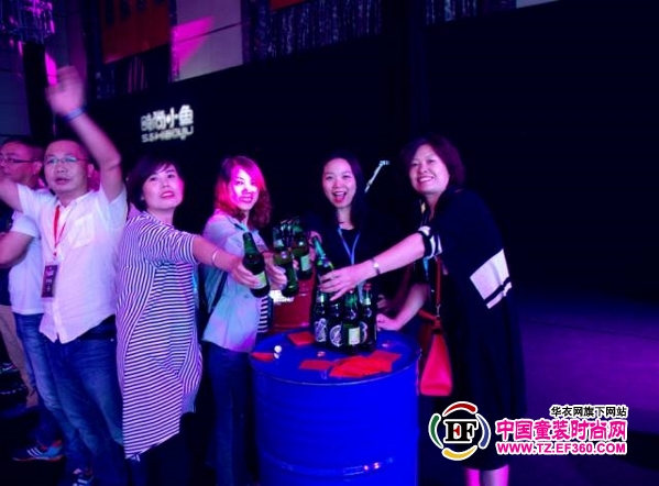 大型活动策划： 动态走秀打破传统模式的观众席模式
