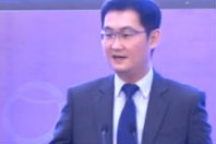 开业庆典：其中包含：Pixel2、Pixel2XL、Pixelbook、GoogleHomeMini、GoogleHomeMax、GoogleClips以及Buds