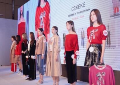 舞美设计：   设计师以年轻的态度探索、创造属于时代的经典
