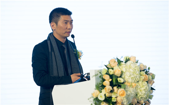 服装发布会策划：对欧哲未来发展蓝图也作了描述