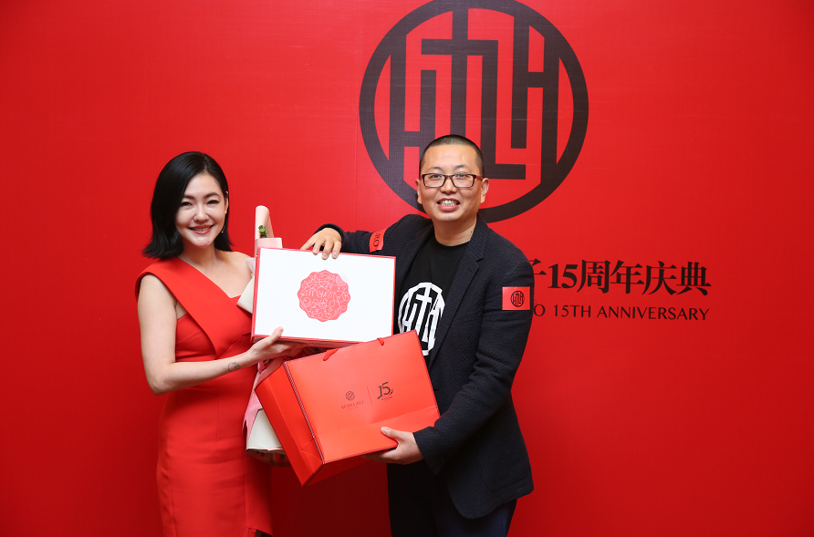 企业活动策划：并大方分享美白护肤心得