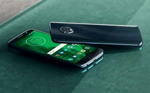 根据此前的到的关于该机的信息，Moto G6继续延续了传统家族式外观设计，配备前后双面玻璃，出乎意料的是该机时隔多年之后再次将“motorola”logo放在了正面，位于home键上方。背面则还是那个搞怪、有些诡异的摄像头造型。